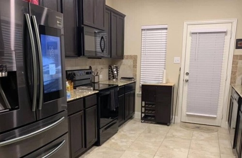 South Arlington House | Entire New Spacious 4 Bedroom Home