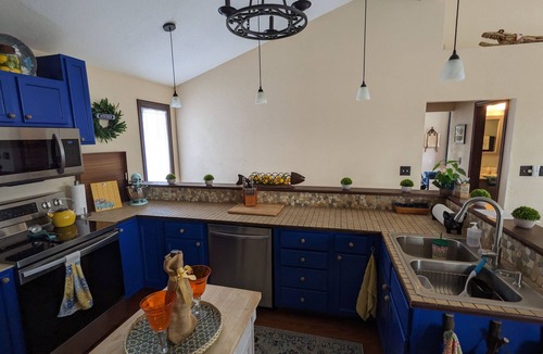 Spring Valley Cabin | Entire Peaceful Home in Divide, Colorado. Mountain & Lake Views