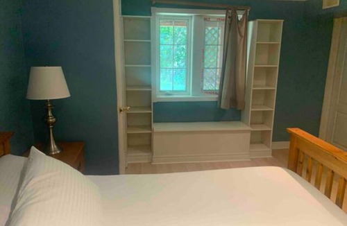 Brampton Apartment | entire place, Ground level walkout Basement