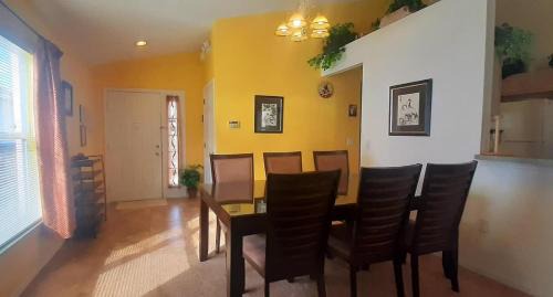 Lake Berkley House | Entire Pool Home Near Disney Resort Amenities