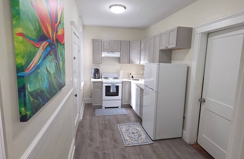 North Brookline Apartment | Entire private 1 bedroom apartment in Brookline