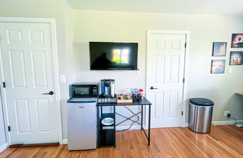 Inglewood-Finn Hill House | Entire private guest suite with private patio and backyard.