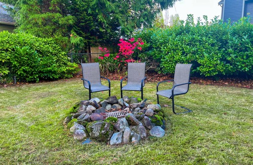 Inglewood-Finn Hill House | Entire private guest suite with private patio and backyard.