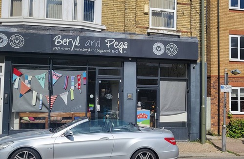 Reigate Apartment | Entire Reigate Apartment hosted by Pius