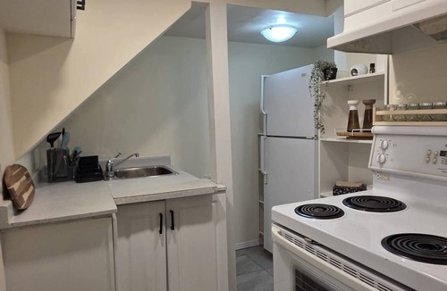 Lisgar Apartment | Entire rental unit in Mississauga, Canada