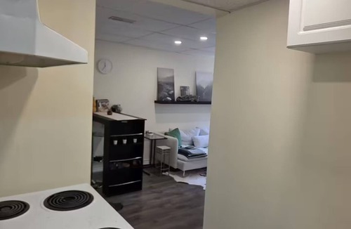 Lisgar Apartment | Entire rental unit in Mississauga, Canada