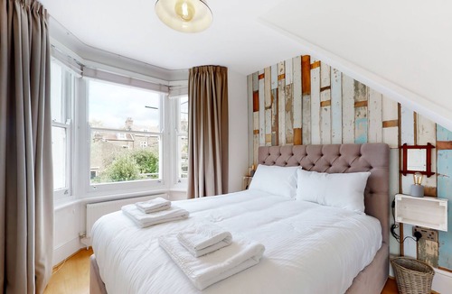 Stroud Green Apartment | Entire rental unit hosted by Alessandro