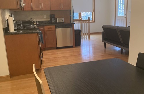 Allston Apartment | ENTIRE RENTAL UNIT SPACIOUS TWO BED WITH PARKING