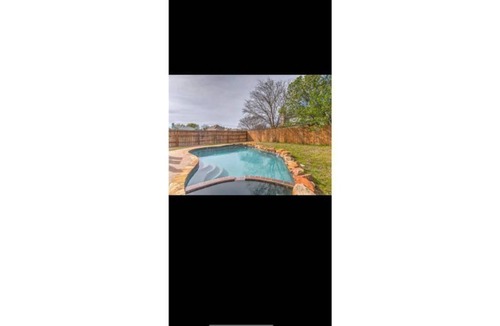 Fort Worth House | Entire residential home minutes from AT&T stadium