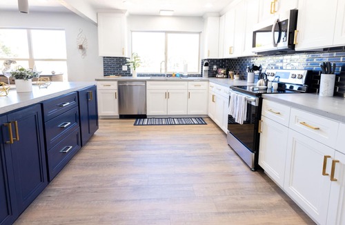 Albuquerque House | Entire Residential Home|2 🏠 in 1|Full Remodel|Huge Yard|🔥 Pit|2 Kitchens|🌄 Views