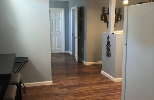 Albany Apartment | Entire Space, 2 private bath! 2bdrm-Apt in guest barn complex. Private entry!