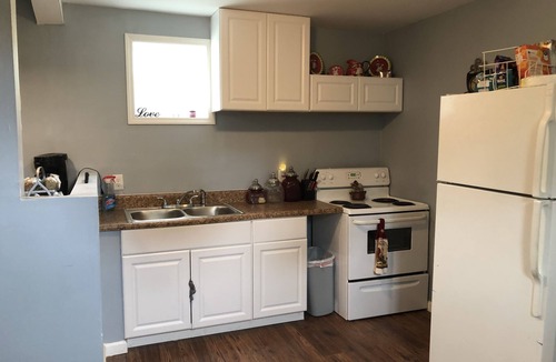 Albany Apartment | Entire Space, 2 private bath! 2bdrm-Apt in guest barn complex. Private entry!