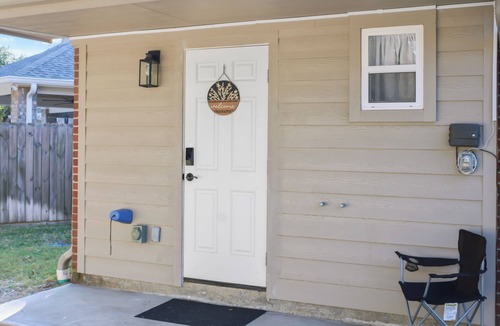 Clodine Apartment | Entire studio w/private entrance near Hwy, Playgrounds and parks