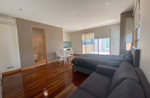 Maribyrnong Apartment | Entire studio with balcony in Maribyrnong