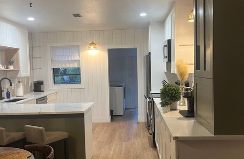 South Seminole Heights House | Entire Tampa Bungalow near Downtown Tampa, Ybor City, Busch Gardens