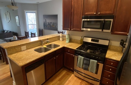 Chicago Condo | Entire top floor 3 bedroom with 2 office spaces, dining table for 8 & Deck!