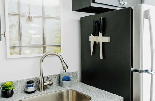 Edgehill Apartment | Entire Top Floor of Suites of the Vinyl Sleeps 16 On Music Row