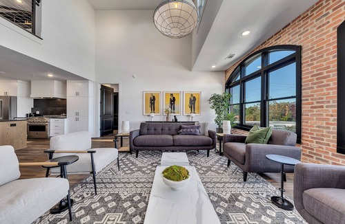 Castleberry Hill Apartment | Entire Top Floor Penthouse Loft, sleeps 20