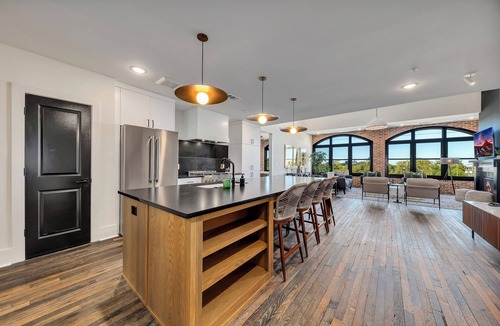 Castleberry Hill Apartment | Entire Top Floor Penthouse Loft, sleeps 20