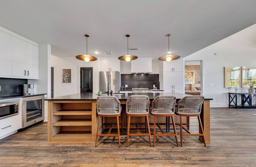 Castleberry Hill Apartment | Entire Top Floor Penthouse Loft, sleeps 20