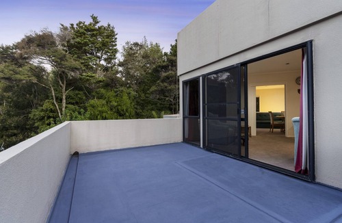 Birkenhead House | Entire Upper-floor: Spacious 140m2