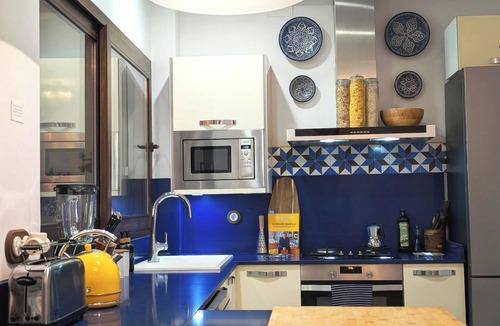 Cami Fondo House | Entire Villa with Private Gardens In Central Location