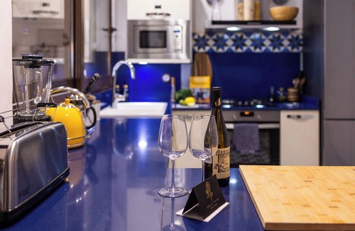 Cami Fondo House | Entire Villa with Private Gardens In Central Location