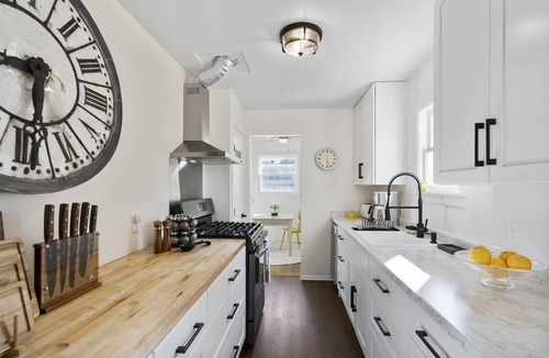 St. Helena House | Entire Wine Country Compound with Separate Office — all to yourself!