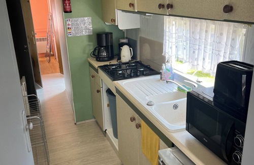 Ardres House | Entirely private lot 500 meters from the lakes!