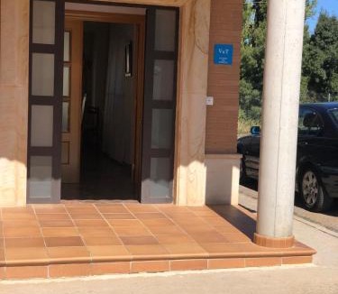 Almazan House | Entre Árboles y Río