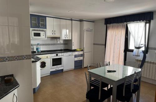 Almazan House | Entre Árboles y Río