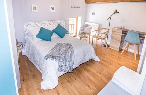 Escolives-Sainte-Camille Bed & Breakfast | ENTRE CANAL ET VIGNES