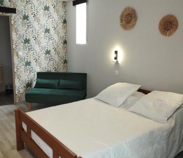 Roubia Bed & Breakfast | Entre canal et garrigue