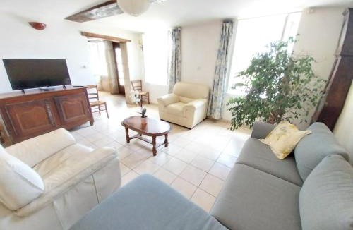 Le Cercueil House | Entre forêts et prairies