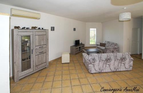 Jonquieres-Saint-Vincent Villa | Entre Provence et Camargue