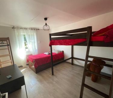 Salmiech House | Entre lacs, balades et culture