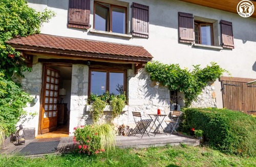 Saint-Paul House | Entre LES Lacs - St-paul-sur-yenne