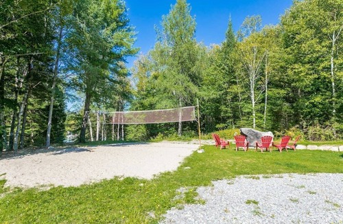 St-Adolphe-d'Howard Ski Chalet | Entre Monts et Lac - Lake Access, Fire & Relax