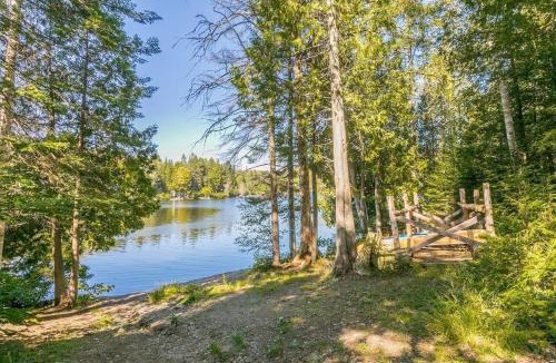 St-Adolphe-d'Howard Ski Chalet | Entre Monts et Lac - lac - Lake front & Volleyball