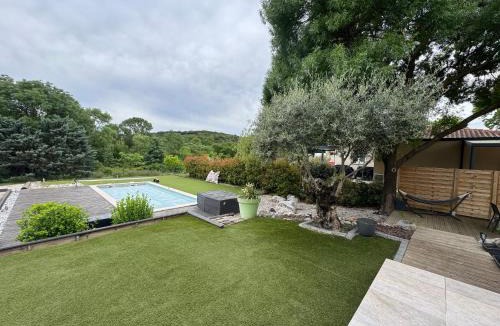 Saint-Martin-de-Londres Villa | Entre terre et mer