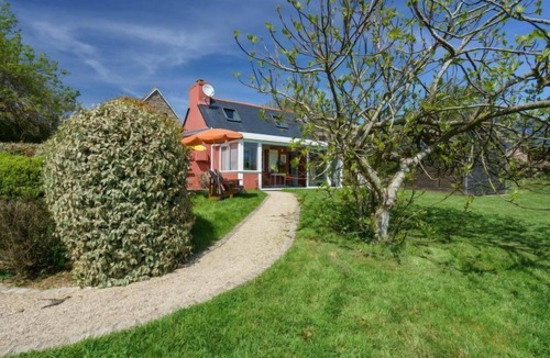 Pouldreuzic House | Entre terre et mer by Interhome