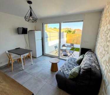 Poussan Apartment | Entre Terre et Mer, logement cosy