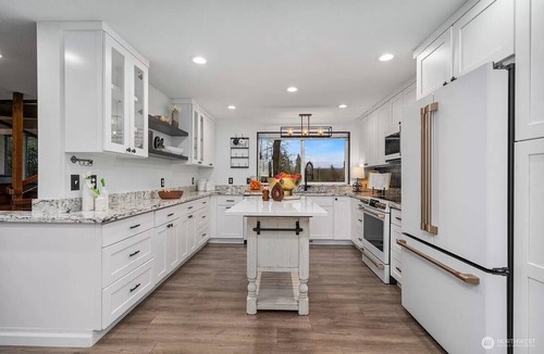 Auburn House | Enumclaw Plateau Panoramic Sunset View