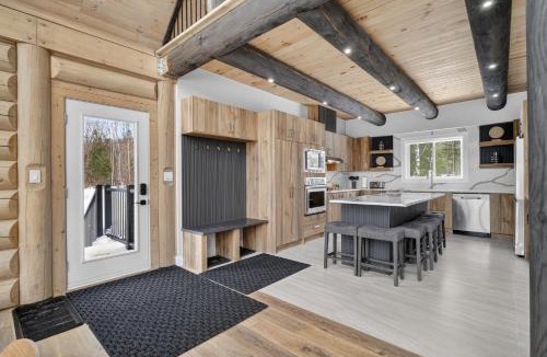 Amherst Ski Chalet | Envision Tremblant Ultra luxury Oasis Private Spa