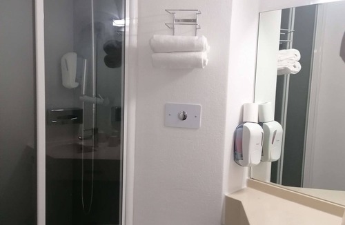 Vierzon Hotel | Enzo Hotels Vierzon By Kyriad Direct