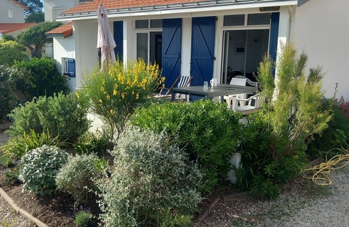 Prefailles House | Eole 1, family home with sea view