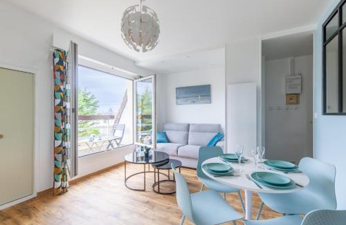 Saint-Regnobert-de-la-Cote-de-Nacre Apartment | Eole - Vue mer, à 200 m de la plage