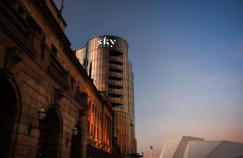 Adelaide Central Business District Hotel | Eos by SkyCity