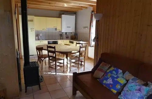 Chapelle-des-Bois Ski Chalet | Epervière Furnished holiday cottage with sauna