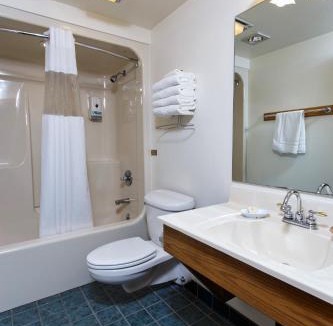 Ephraim Hotel | Ephraim Shores Resort